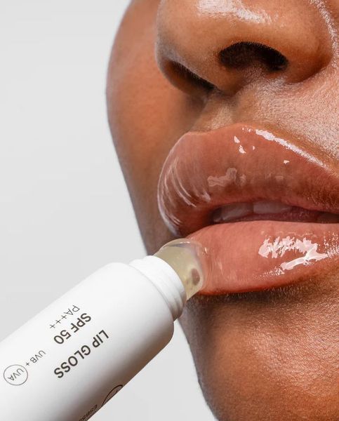 Бальзам для губ TRANSPARENT-LAB Lip Gloss Glossy&nbsp;SPF50, 15 мл 0504 фото